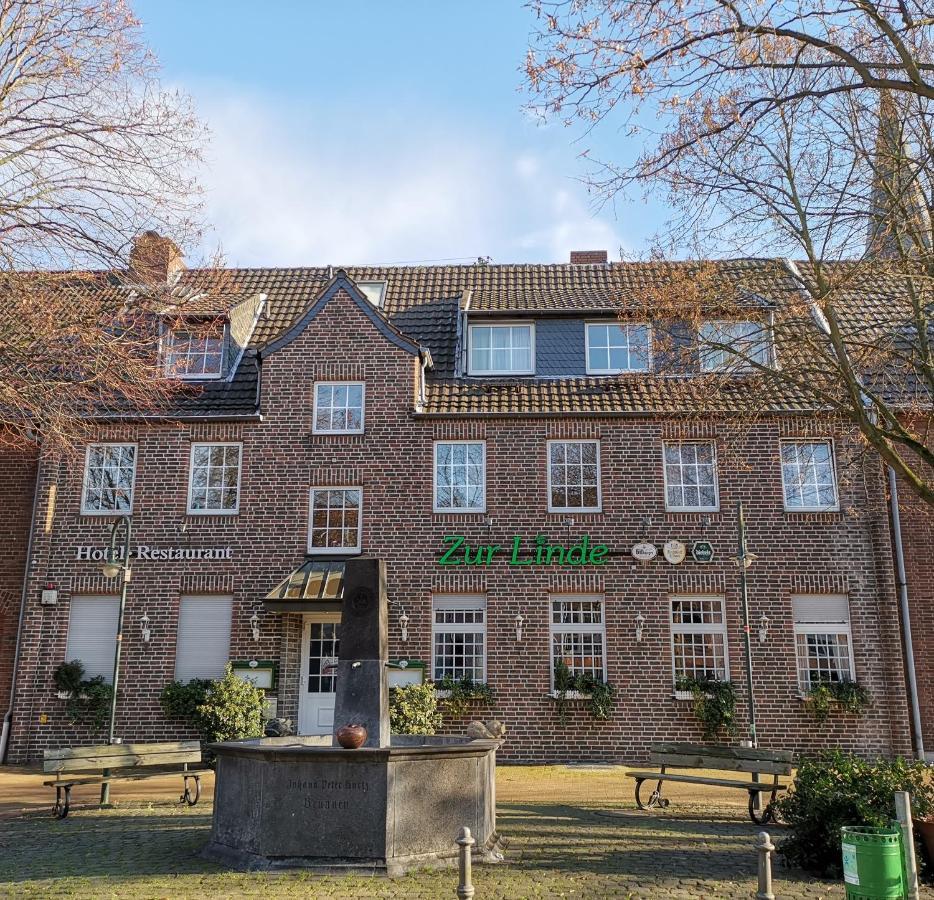 Hotel Zur Linde Rommerskirchen Exterior photo