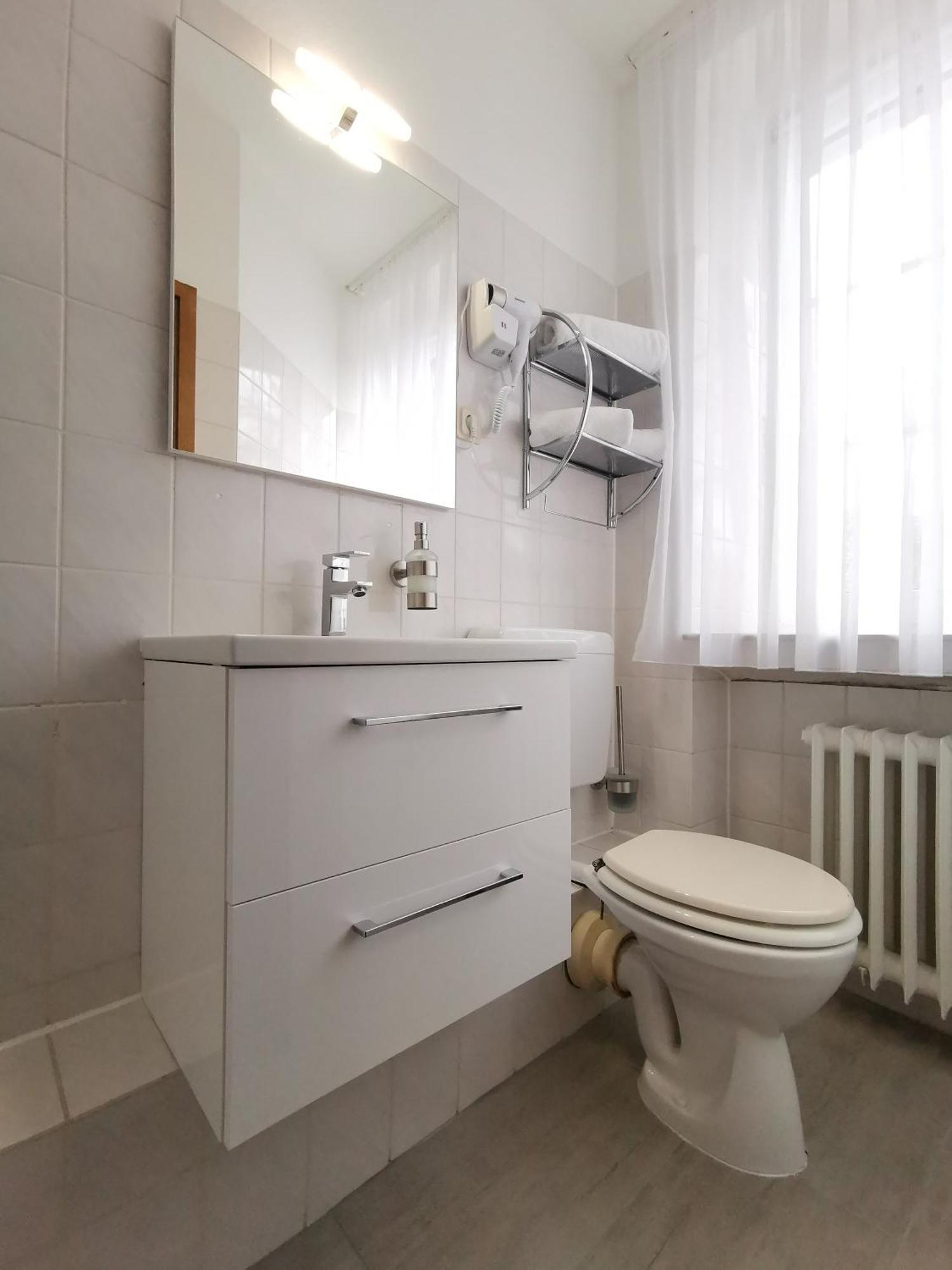 Hotel Zur Linde Rommerskirchen Room photo